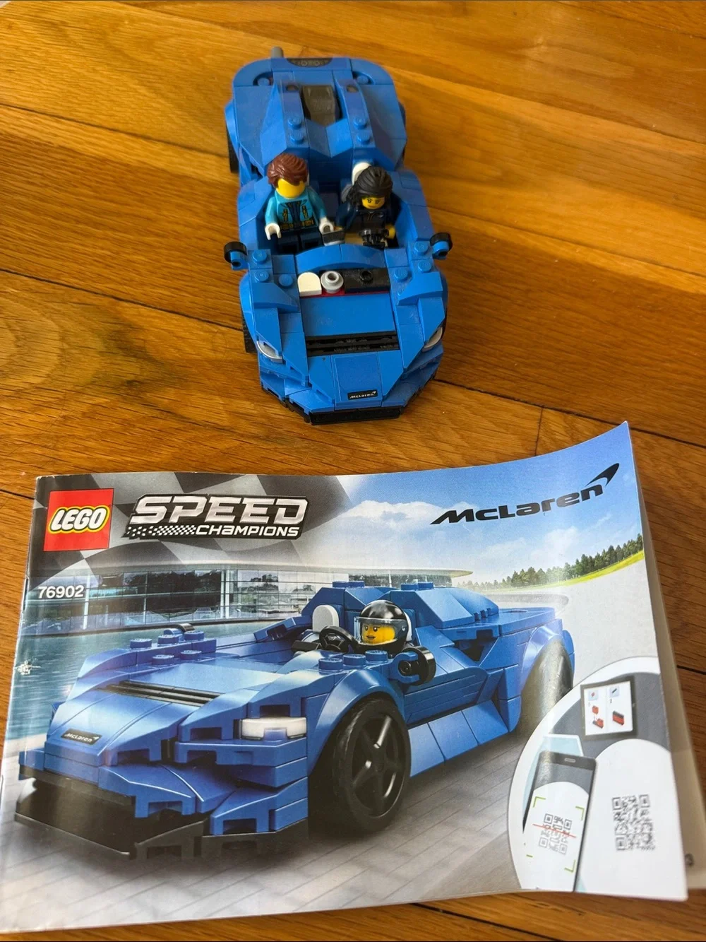 Lego McLaren Speed Champions Blue Race Car with Minifigures